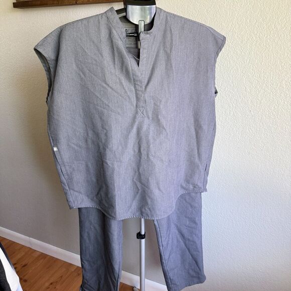 FIGS Technical Collection Rafaela Oversized Grey Scrub Set Nurse Doctor M/XL - Picture 1 of 10